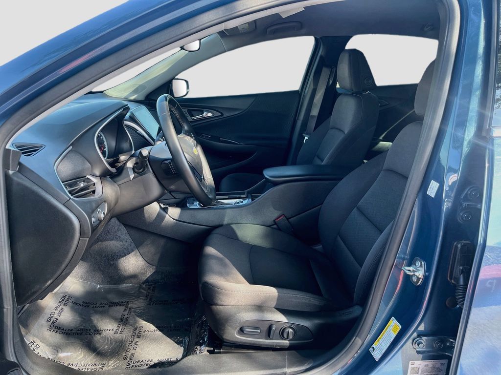 Used 2024 Chevrolet Malibu RS FWD image 19