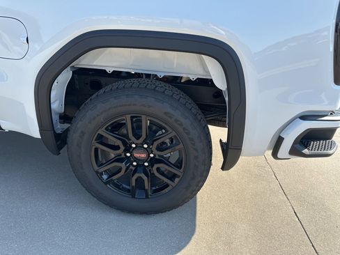 New 2026 GMC Sierra 1500 Elevation image 15