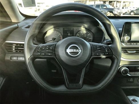 Used 2024 Nissan Altima 2.5 S image 14