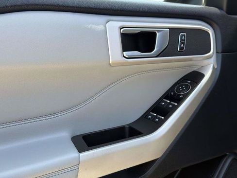 Certified 2023 Ford Explorer XLT w/ Equipment Group 202A RWD image 19