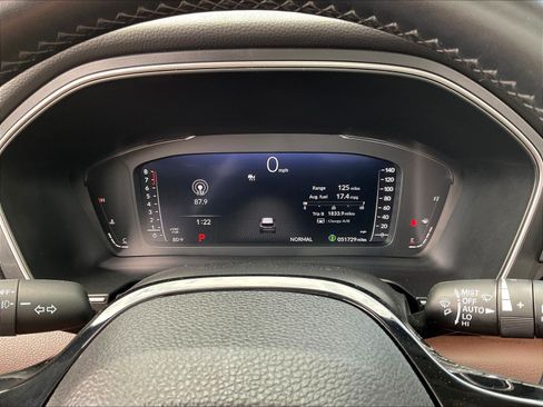 Used 2023 Honda Pilot Elite image 13