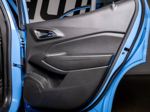 Used 2024 Chevrolet Trax RS FWD image 38