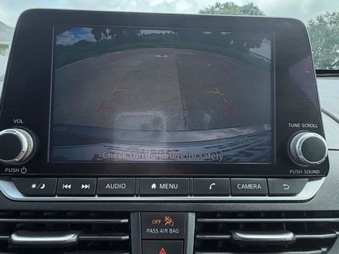 Used 2024 Nissan Altima 2.5 SV FWD image 27