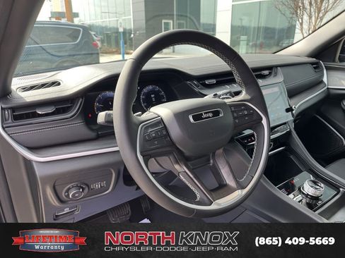 New 2026 Jeep Grand Cherokee Limited w/ Limited Altitude Package AWD/4WD image 6