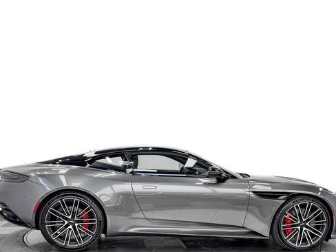 Used 2024 Aston Martin DB12 Coupe RWD image 2