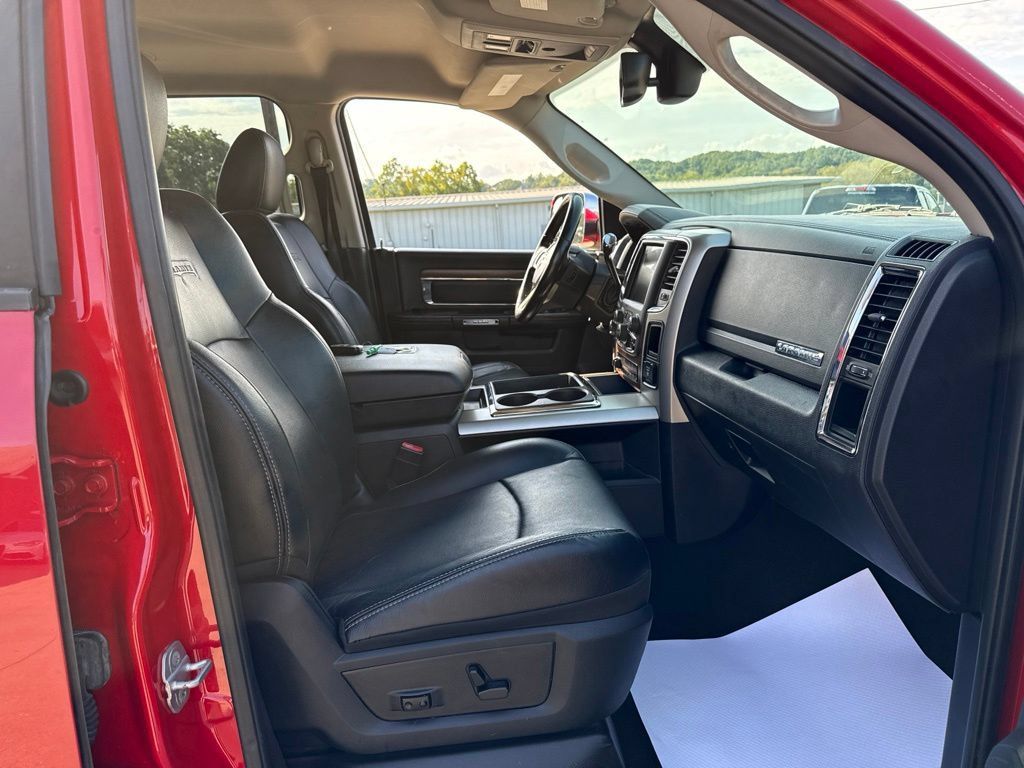 Used 2015 RAM 3500 Laramie AWD/4WD image 40