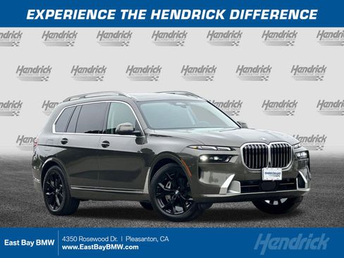 Used 2025 BMW X7 xDrive40i w/ Premium Package AWD/4WD image 1