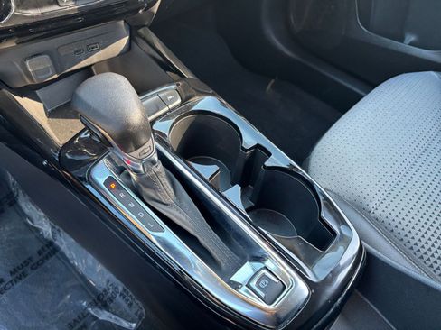 Used 2025 Chevrolet Trax LT image 35