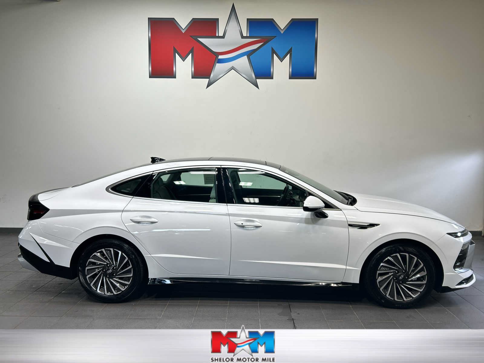Used 2026 Hyundai Sonata SEL FWD image 1