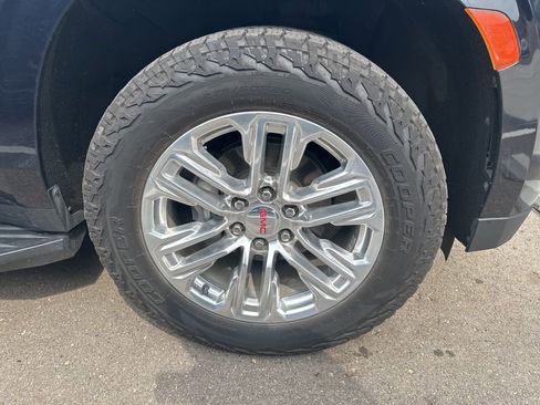 Used 2021 GMC Yukon SLT image 4