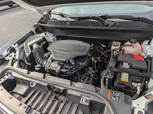 Used 2022 GMC Acadia AT4 w/ Technology Package image 30