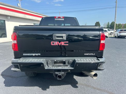 Used 2019 GMC Sierra 2500 Denali w/ Duramax Plus Package AWD/4WD image 6
