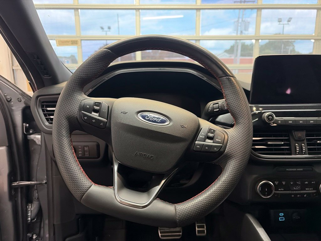 Used 2023 Ford Escape ST-Line Select AWD/4WD image 24