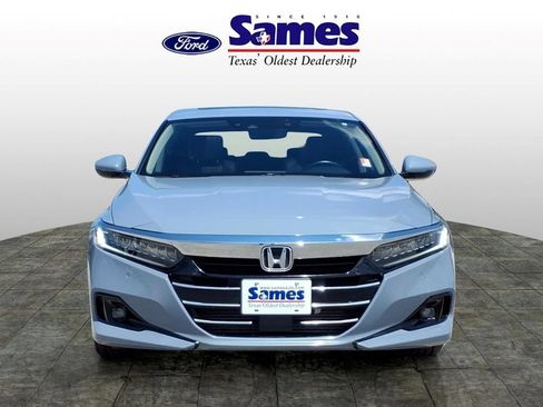Used 2021 Honda Accord Touring image 2
