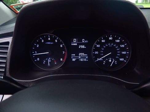 Used 2017 Hyundai Elantra SE FWD image 8