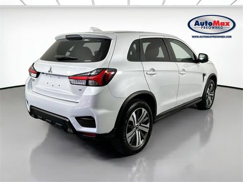 Used 2024 Mitsubishi Outlander Sport SE image 2