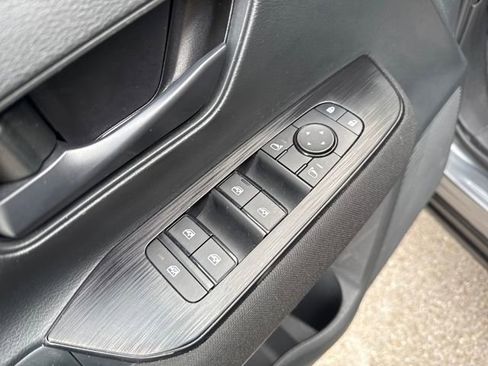 Used 2025 Nissan Kicks S image 10