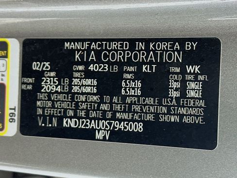 Used 2025 Kia Soul LX w/ LX Technology Package FWD image 12