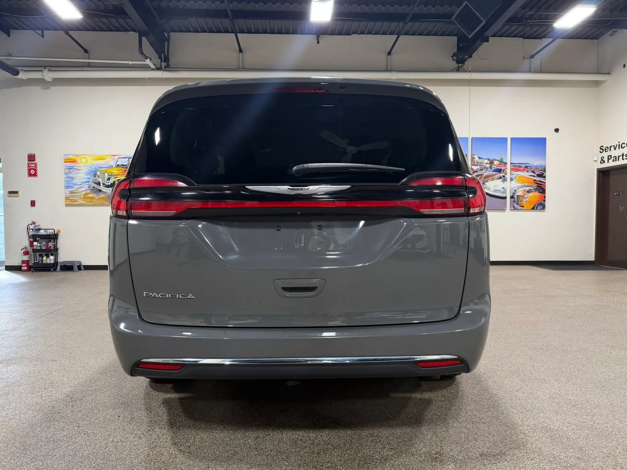 Used 2022 Chrysler Pacifica Touring-L FWD image 6