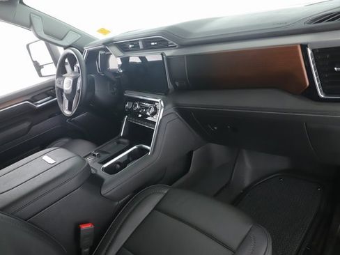 Used 2025 GMC Sierra 2500 Denali image 33