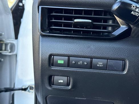 Certified 2024 Nissan Sentra SV image 32