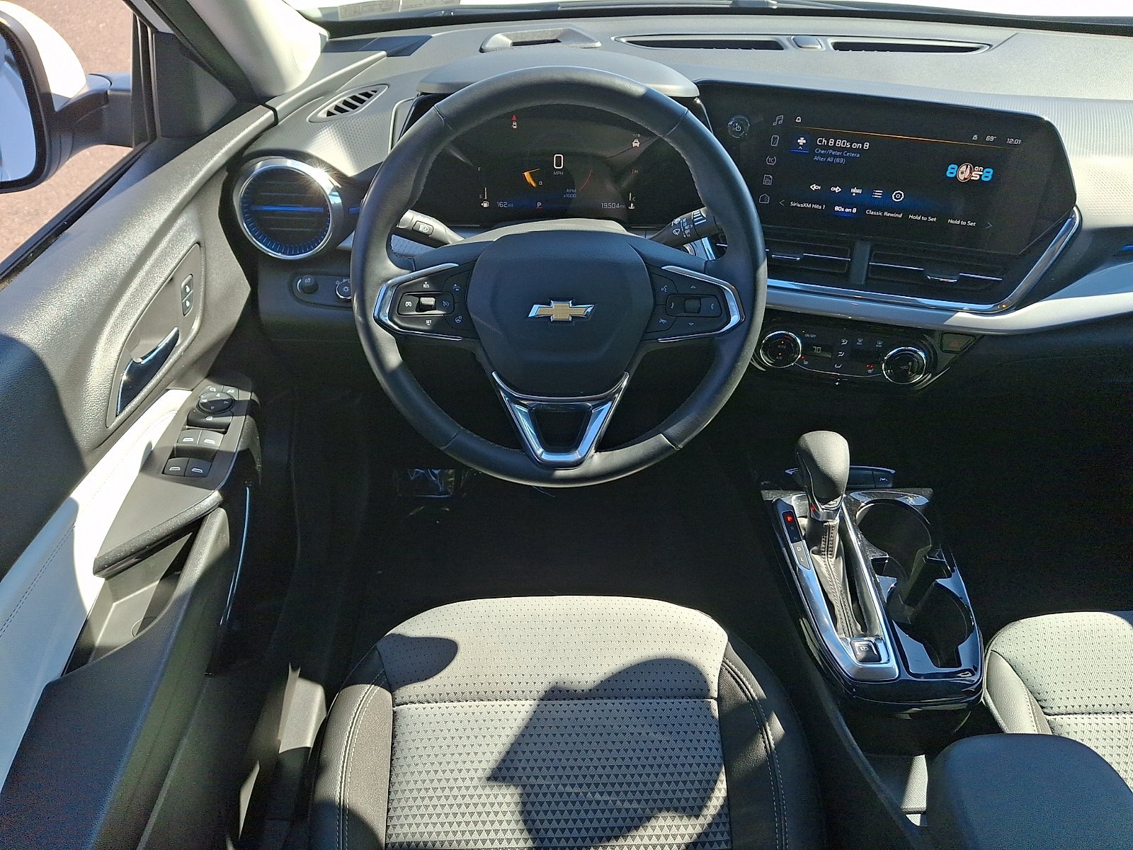 Used 2024 Chevrolet Trax LT w/ Driver Confidence Package FWD image 11