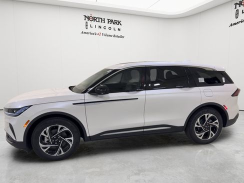 New 2026 Lincoln Nautilus Premier w/ Equipment Group 102A AWD/4WD image 6