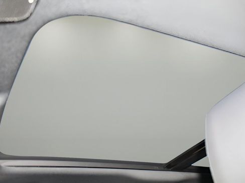 Used 2025 Land Rover Range Rover Velar Dynamic SE image 25