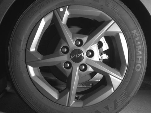 Used 2025 Kia K4 LXS image 14