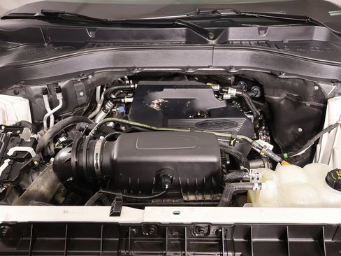 Used 2020 Ford Explorer XLT w/ Equipment Group 202A image 20