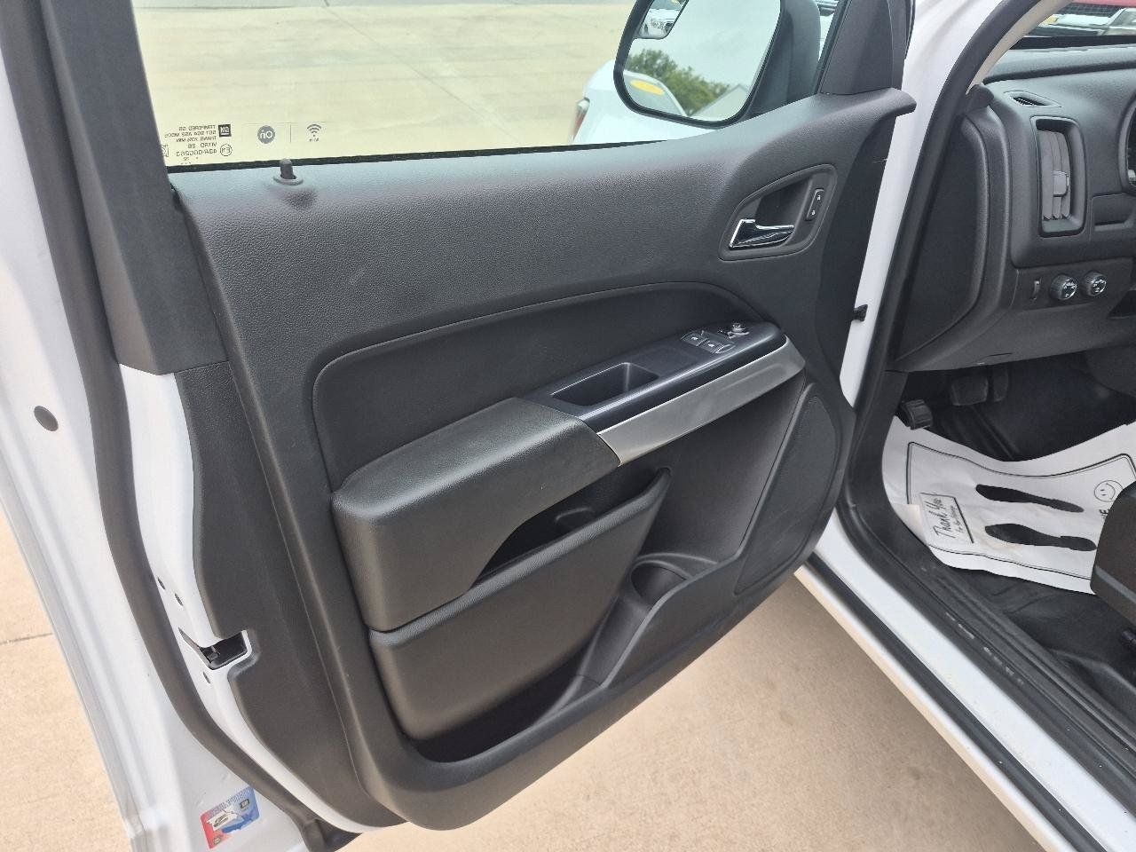 Used 2022 Chevrolet Colorado LT w/ Fleet Safety Package AWD/4WD image 13