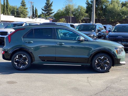 New 2025 Kia Niro Wind image 2