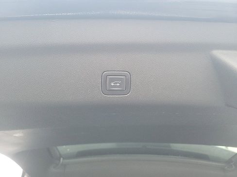 Used 2021 Chevrolet Tahoe LT w/ LT Signature Package image 37