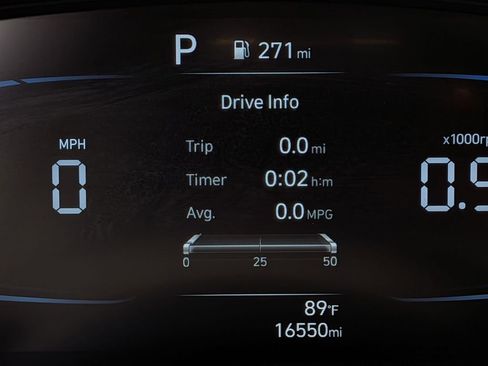 Used 2025 Hyundai Venue SEL FWD image 16