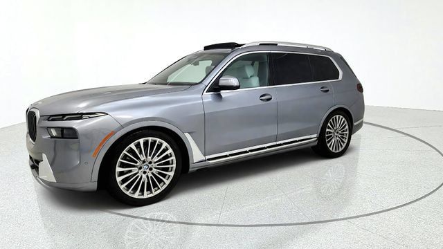 Used 2024 BMW X7 xDrive40i w/ Premium Package AWD/4WD image 4