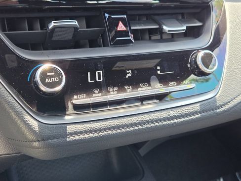 Used 2022 Toyota Corolla SE FWD image 28