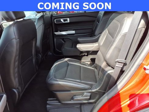 Used 2024 Ford Explorer XLT w/ Equipment Group 202A AWD/4WD image 11