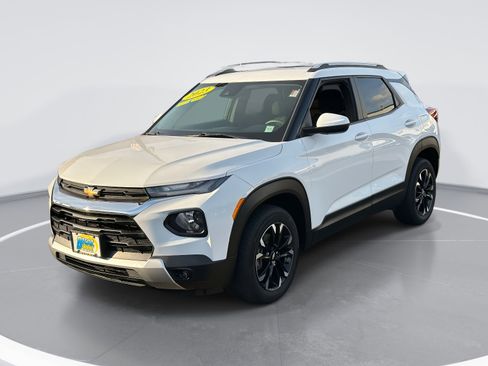 Used 2023 Chevrolet TrailBlazer LT image 3