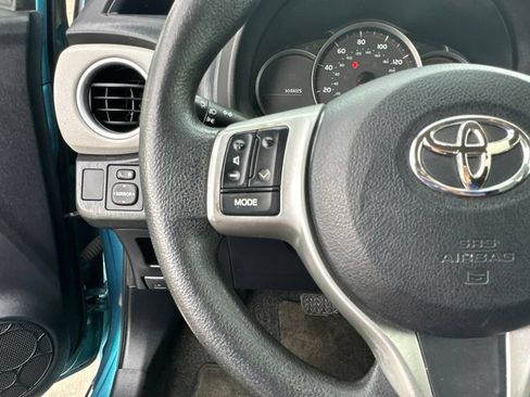 Used 2012 Toyota Yaris LE FWD image 11