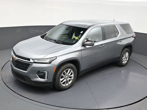 Used 2023 Chevrolet Traverse LS FWD image 12