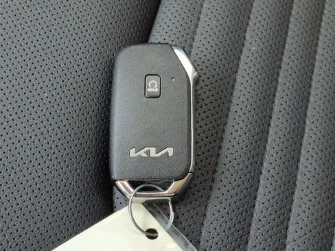 Used 2025 Kia Sportage SX FWD image 29