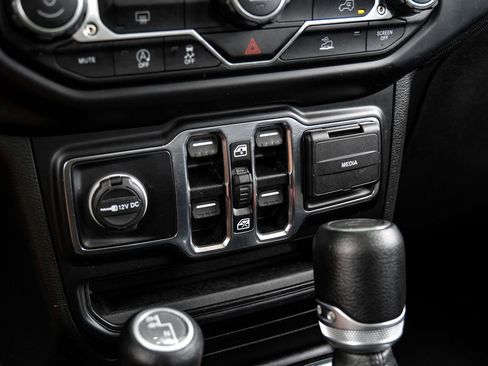 Used 2022 Jeep Gladiator Sport AWD/4WD image 35