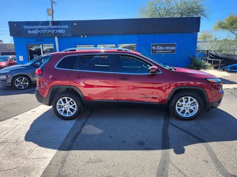 Used 2017 Jeep Cherokee Latitude image 7