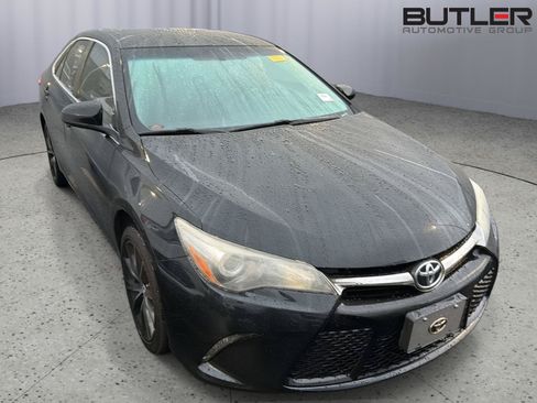 Used 2016 Toyota Camry XSE FWD image 3