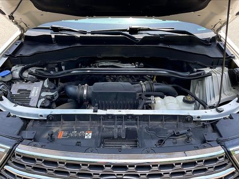 Used 2022 Ford Explorer King Ranch w/ Class IV Trailer Tow Package AWD/4WD image 9