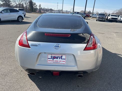 Used 2020 Nissan 370Z image 6