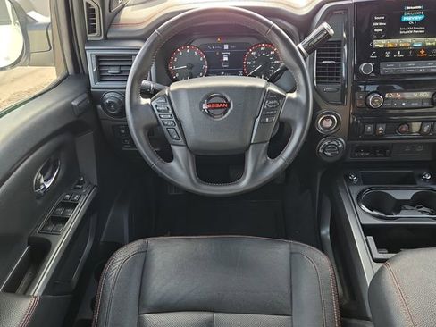Used 2022 Nissan Titan PRO-4X w/ Pro-4x Convenience Package image 18