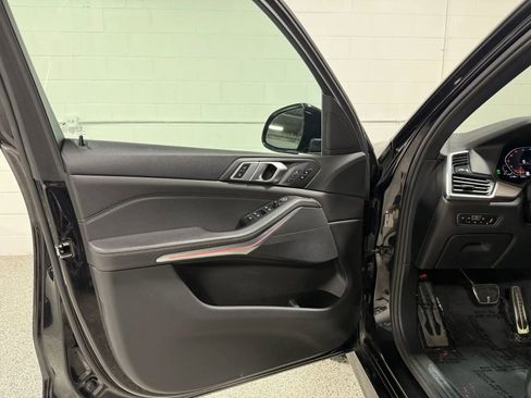 Used 2019 BMW X5 xDrive40i w/ M Sport Package AWD/4WD image 11