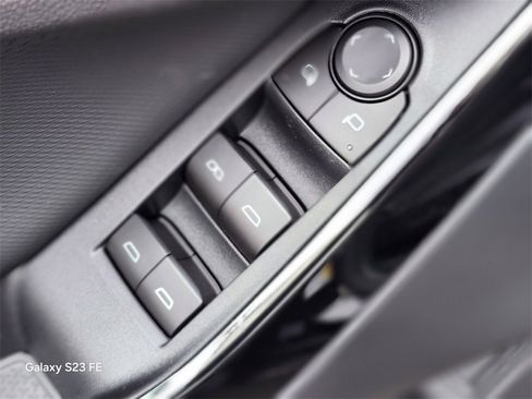 New 2026 Chevrolet Equinox LT w/ Convenience Package II image 15