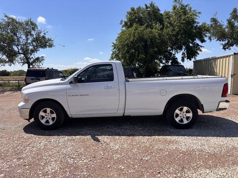 Used 2012 RAM 1500 Classic SLT RWD image 2